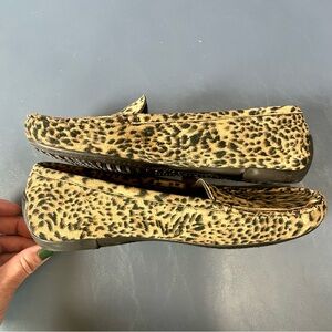 Stuart Weitzman Calf Hair Leopard Print‎ Loafers Flats Preppy Quiet Luxury 7.5 M